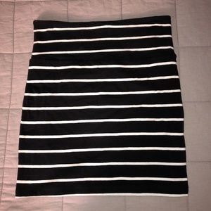 Forever 21 Black and White Stripe Mini Skirt Size M